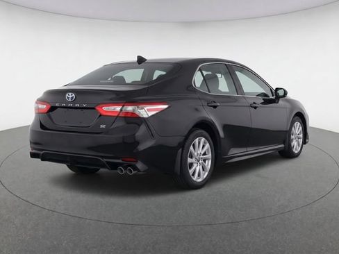 Used 2024 Toyota Camry SE FWD image 4