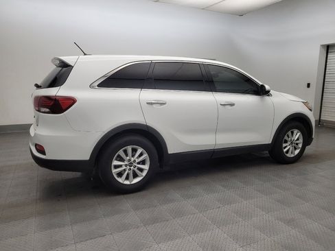 Used 2020 Kia Sorento LX image 10
