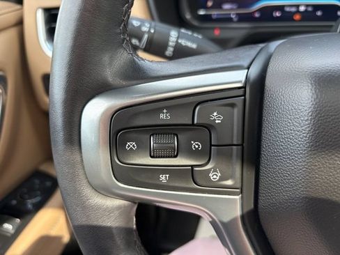 Used 2023 Chevrolet Suburban Premier w/ Advanced Technology Package AWD/4WD image 29