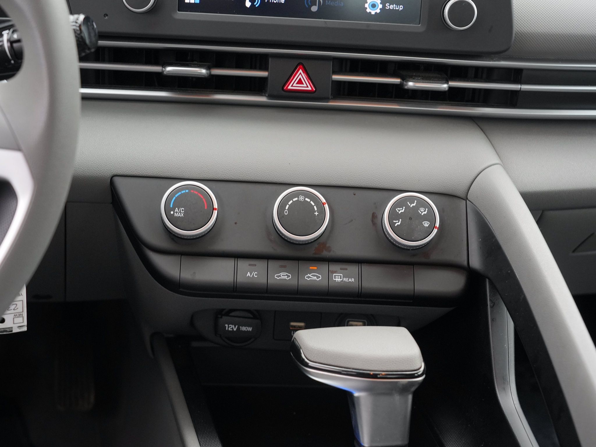 Used 2021 Hyundai Elantra SE FWD image 24