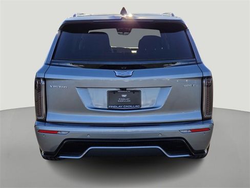 New 2026 Cadillac Vistiq Platinum image 3