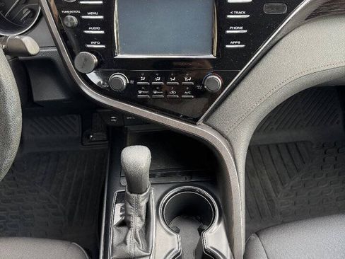 Used 2018 Toyota Camry LE FWD image 24