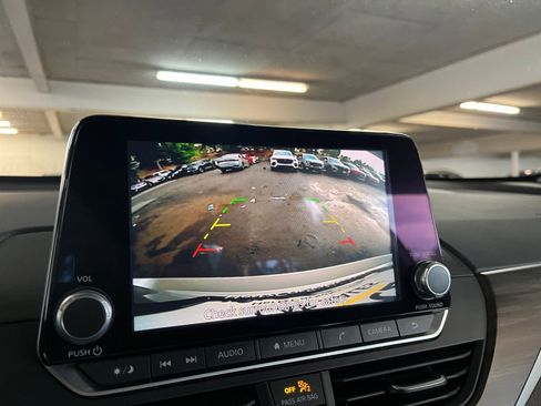 Used 2024 Nissan Altima 2.5 SV image 17