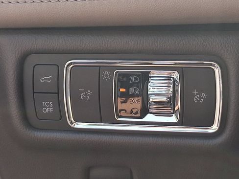 Used 2022 Lincoln Nautilus Reserve AWD/4WD image 25