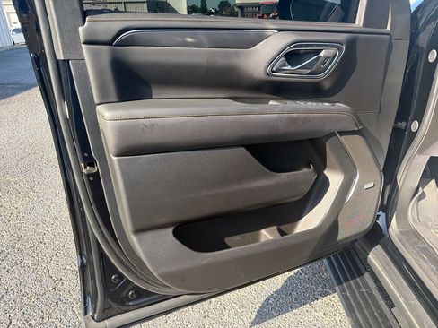 Used 2024 GMC Yukon XL AT4 w/ AT4 Premium Package AWD/4WD image 10