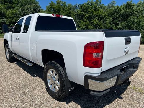 Used 2011 Chevrolet Silverado 2500 LTZ w/ LTZ Plus Package AWD/4WD image 3
