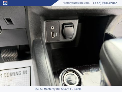 Used 2020 Nissan Versa SV FWD image 30