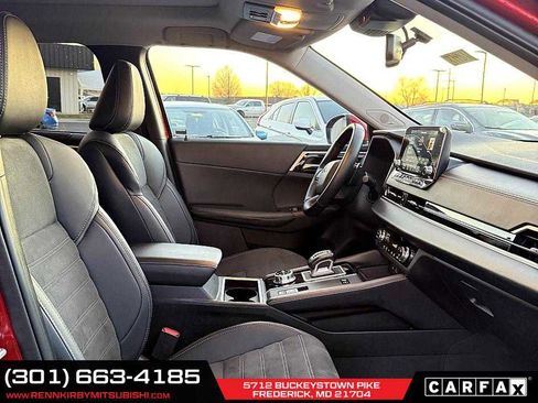 Used 2023 Mitsubishi Outlander SE image 14