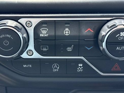 Used 2019 Jeep Wrangler Unlimited Rubicon w/ Dual Top Group AWD/4WD image 17