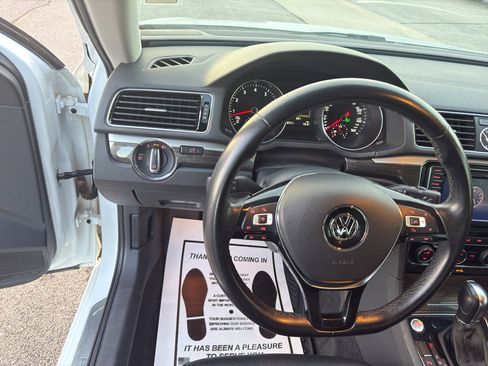 Used 2017 Volkswagen Passat 1.8T SE image 12