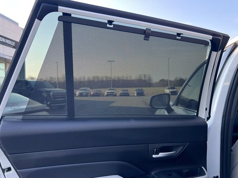 Used 2024 Toyota Grand Highlander AWD Hybrid image 32