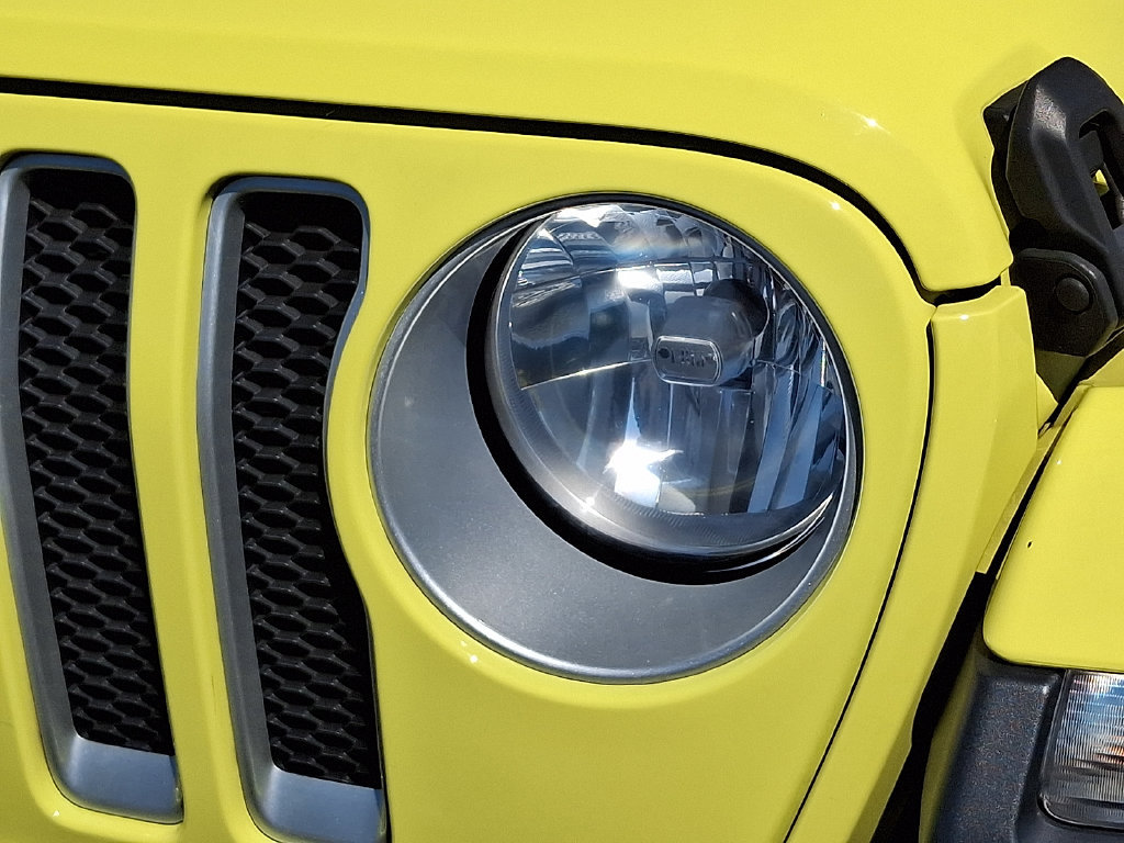 Used 2022 Jeep Wrangler Unlimited Sahara w/ Cold Weather Group AWD/4WD image 9