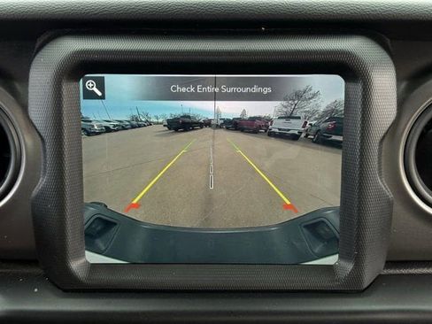 Used 2022 Jeep Gladiator Sport image 19