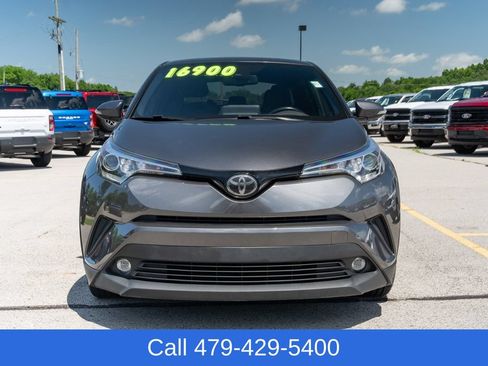 Used 2019 Toyota C-HR Limited FWD image 9