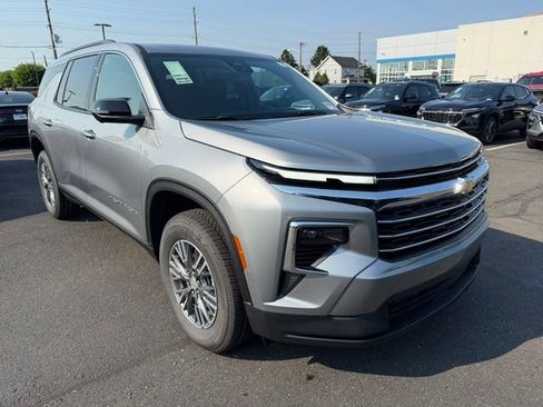 New 2026 Chevrolet Traverse LT w/ Driver Confidence Package FWD image 1