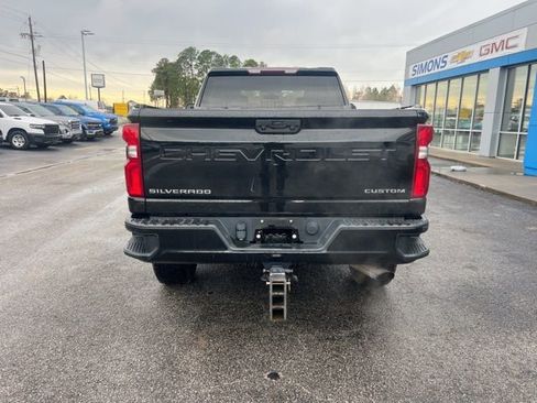 Used 2021 Chevrolet Silverado 2500 Custom w/ Custom Value Package image 11
