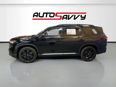 Used 2024 Honda Pilot Touring image 4