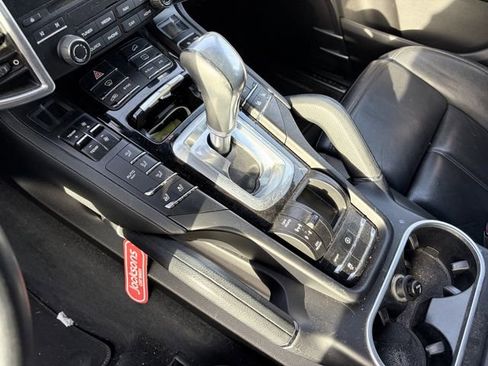 Used 2018 Porsche Cayenne AWD/4WD image 5