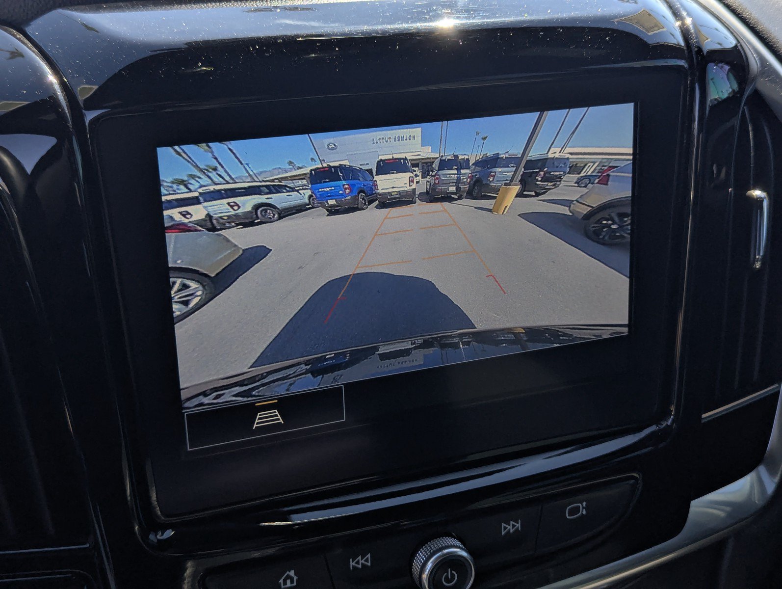Used 2023 Chevrolet Traverse LT FWD image 14