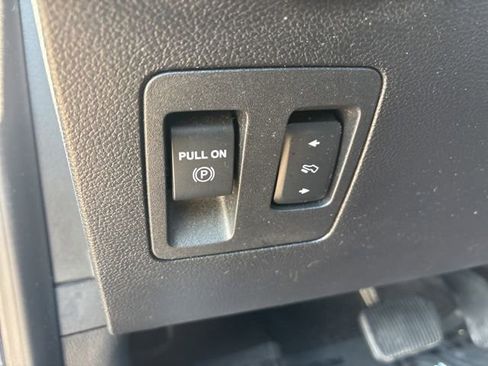 Used 2019 Ford F150 Lariat AWD/4WD image 9