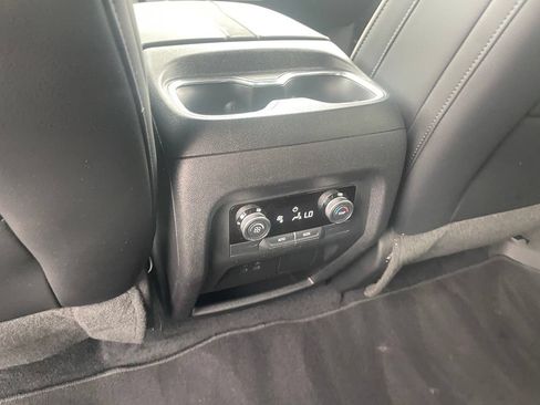 Used 2025 Buick Enclave Preferred FWD image 26