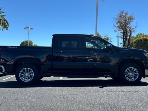 Used 2022 Chevrolet Silverado 1500 LT AWD/4WD image 4