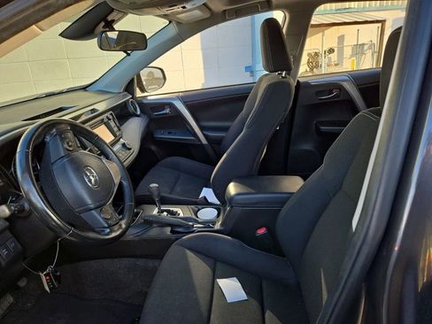Used 2018 Toyota RAV4 XLE image 2