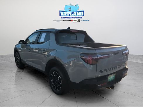 Used 2023 Hyundai Santa Cruz SEL Premium image 3