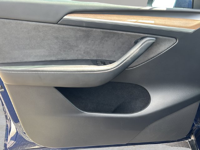 Used 2023 Tesla Model Y Long Range AWD/4WD image 16
