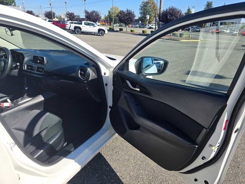 Used 2014 MAZDA MAZDA3 i Sport image 10