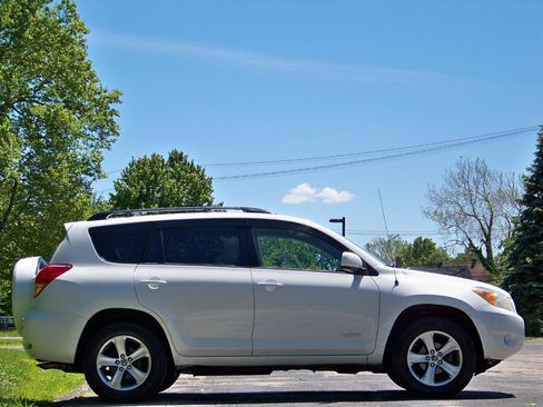 Used 2008 Toyota RAV4 Limited AWD/4WD image 11