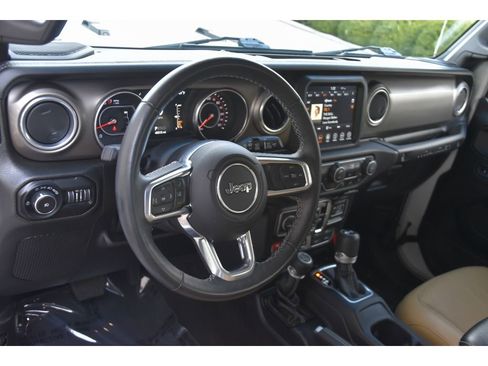 Used 2018 Jeep Wrangler Unlimited Rubicon image 12