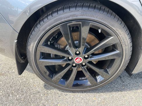 Used 2017 Jaguar XE Prestige AWD/4WD image 34