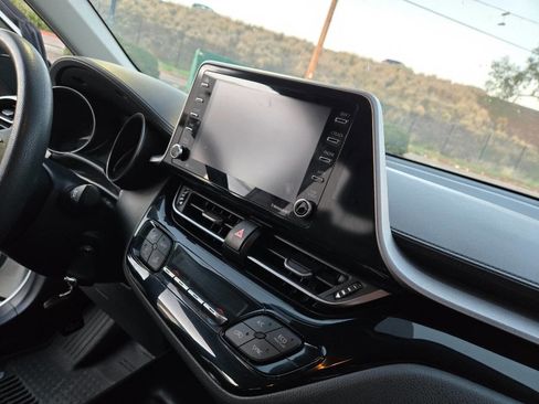 Used 2021 Toyota C-HR LE image 38