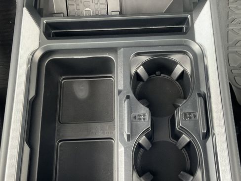 Used 2025 Ford F350 Platinum w/ FX4 Off-Road Package image 23