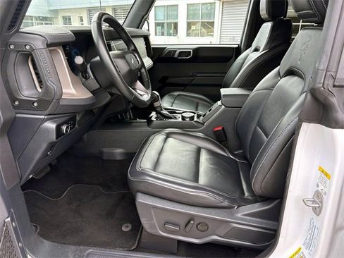 Used 2025 Ford Bronco Outer Banks image 10