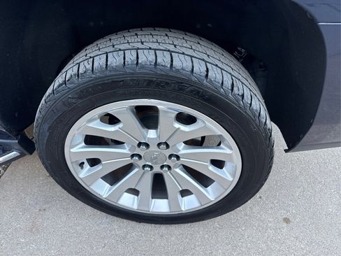 Used 2019 Cadillac Escalade Luxury image 19