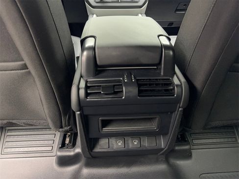 Used 2025 Land Rover Defender 110 S image 69