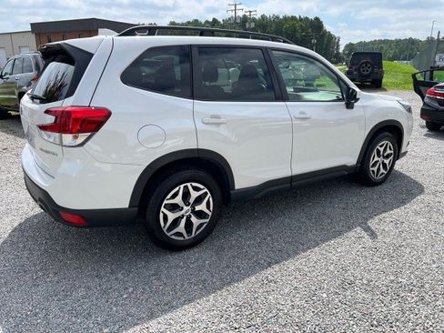 Used 2023 Subaru Forester Premium AWD/4WD image 7