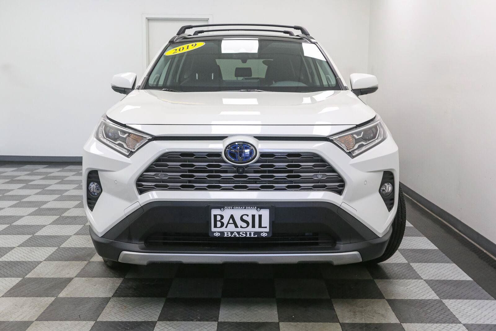 Used 2019 Toyota RAV4 Limited AWD/4WD image 3