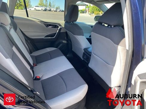 Used 2021 Toyota RAV4 XLE w/ Convenience Package AWD/4WD image 19