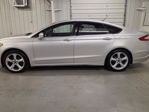Used 2013 Ford Fusion SE FWD image 3