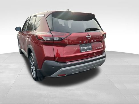 Used 2023 Nissan Rogue SV image 5