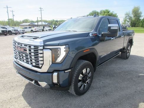 New 2026 GMC Sierra 2500 Denali w/ Denali Reserve Package image 10