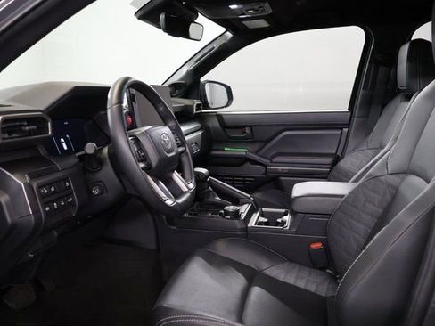 Certified 2025 Toyota 4Runner TRD Off-Road Premium AWD/4WD image 12