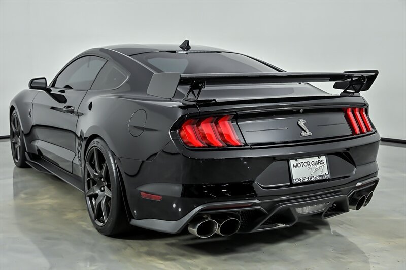 Used 2021 Ford Mustang Shelby GT500 w/ Carbon Fiber Track Pack RWD image 8