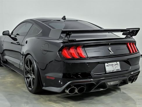 Used 2021 Ford Mustang Shelby GT500 w/ Carbon Fiber Track Pack RWD image 8