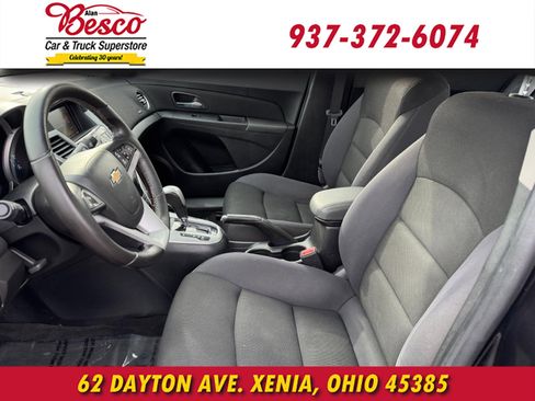 Used 2014 Chevrolet Cruze LT w/ Technology Package image 11