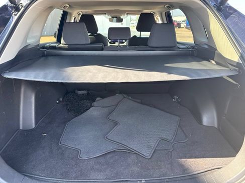 Used 2025 Toyota RAV4 XLE w/ Convenience Package FWD image 10