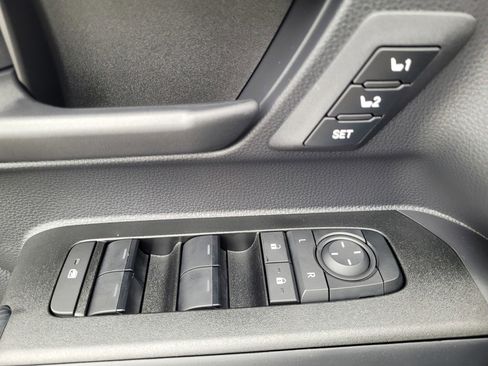 Used 2025 Toyota 4Runner TRD Off-Road Premium image 16